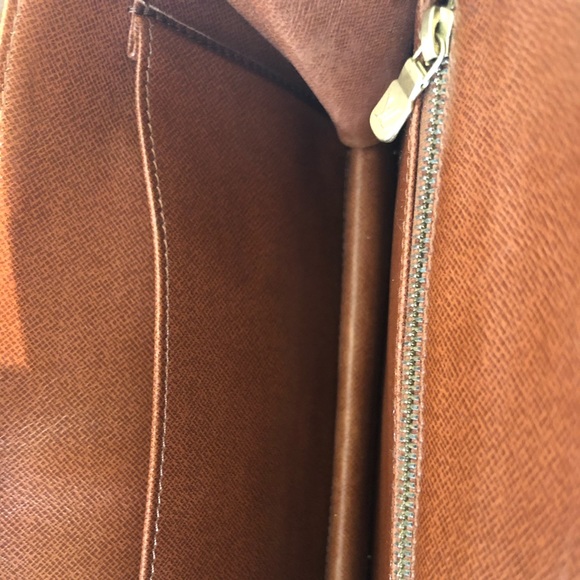 Louis Vuitton authentic monogram pochette clutch - Picture 8 of 8